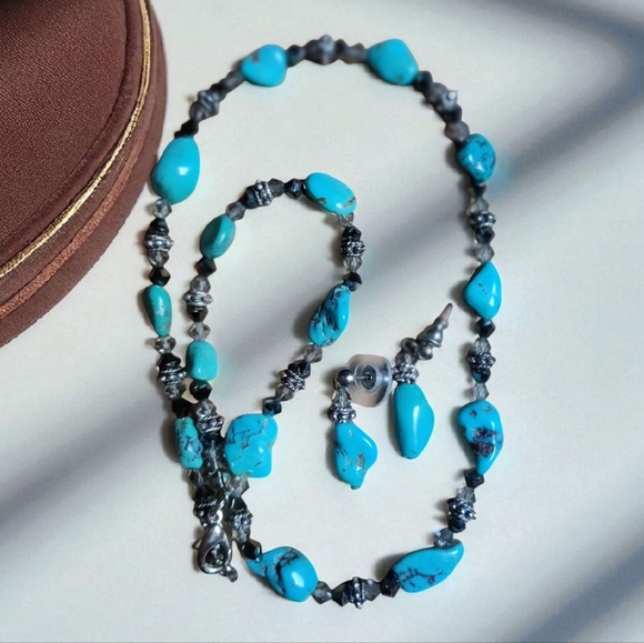 Vintage Raw Turquoise and Silver Necklace Set - Picture 3 of 11